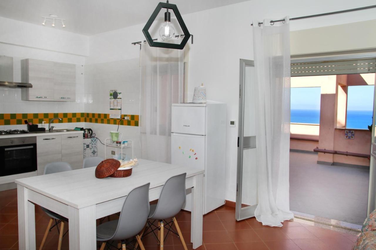 Attico Vista Mare Con Terrazza E Spa Riscaldata Santo Stefano di Camastra Exterior foto